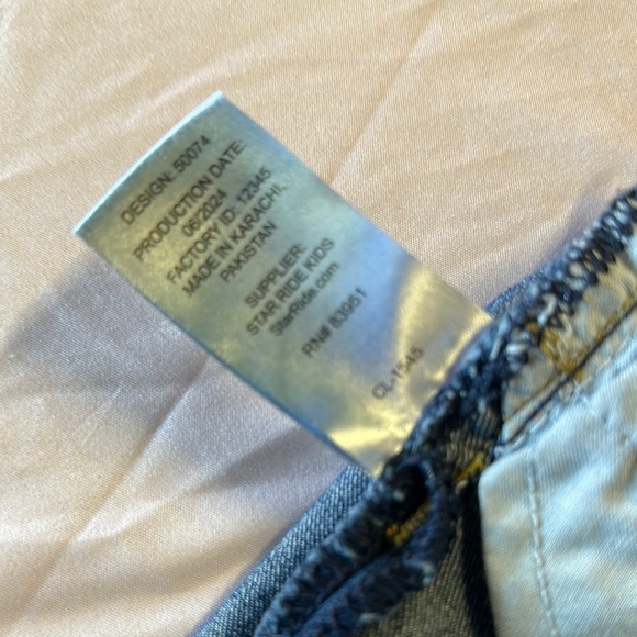 True Religion Blue Jeans with Signature Horseshoe Stitching - Picture 7 of 8